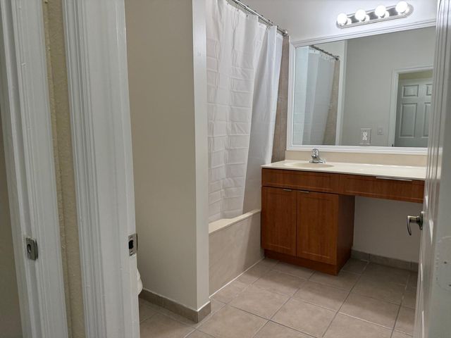 3569 Forest Hill Boulevard 110, Palm Springs, FL 33406