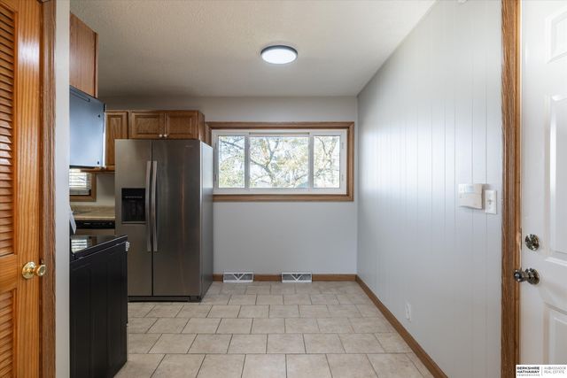 101 Crestridge Drive, Bellevue, NE 68005