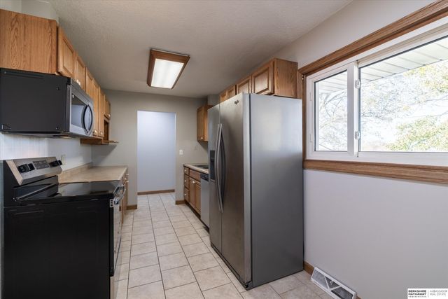 101 Crestridge Drive, Bellevue, NE 68005