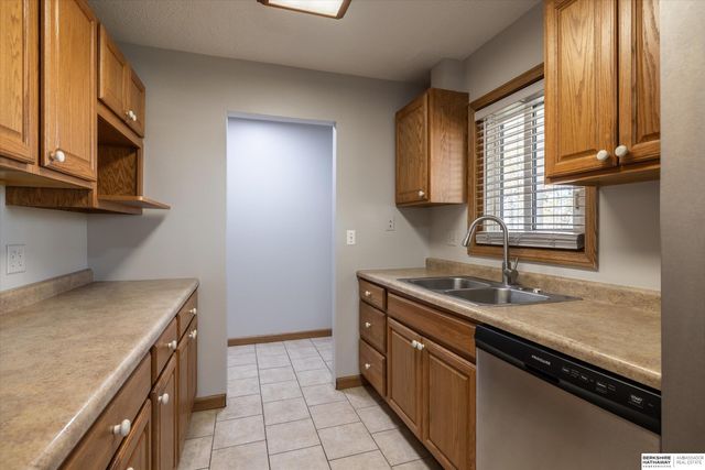 101 Crestridge Drive, Bellevue, NE 68005