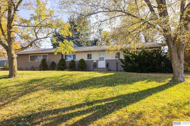 101 Crestridge Drive, Bellevue, NE 68005