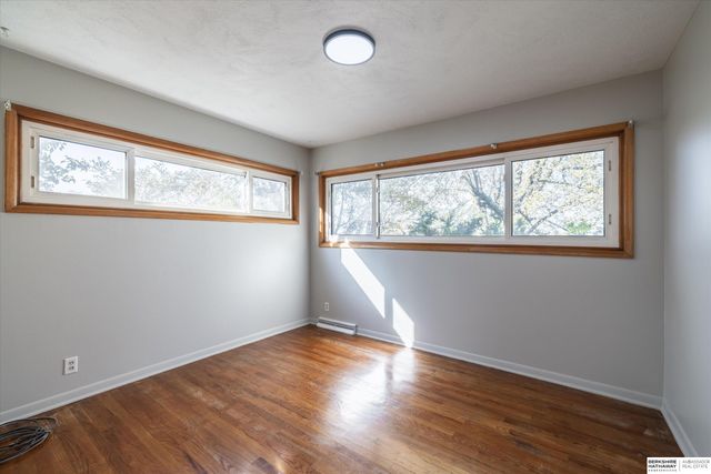 101 Crestridge Drive, Bellevue, NE 68005