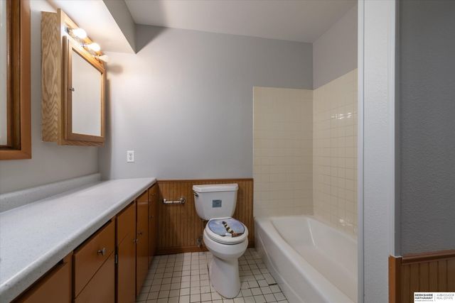 101 Crestridge Drive, Bellevue, NE 68005