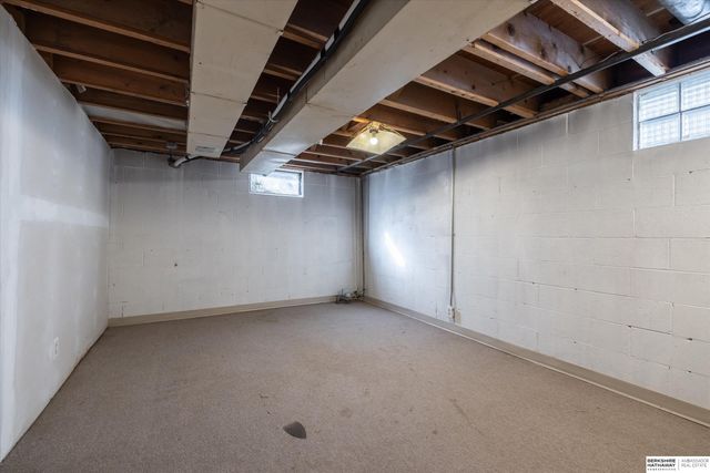 101 Crestridge Drive, Bellevue, NE 68005