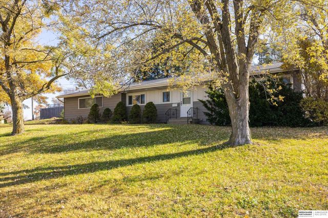 101 Crestridge Drive, Bellevue, NE 68005