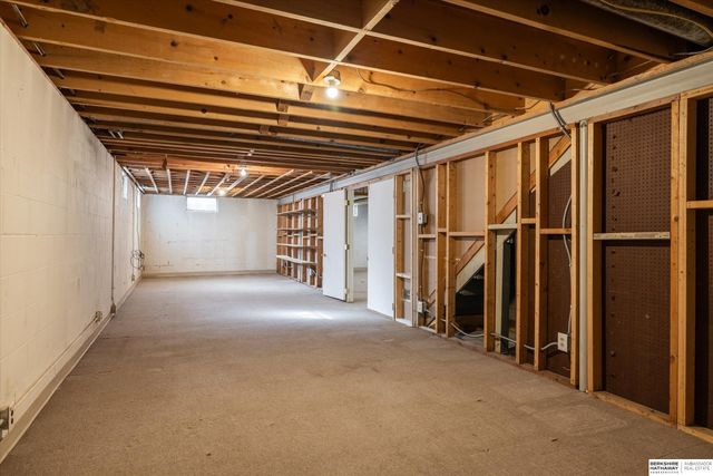 101 Crestridge Drive, Bellevue, NE 68005