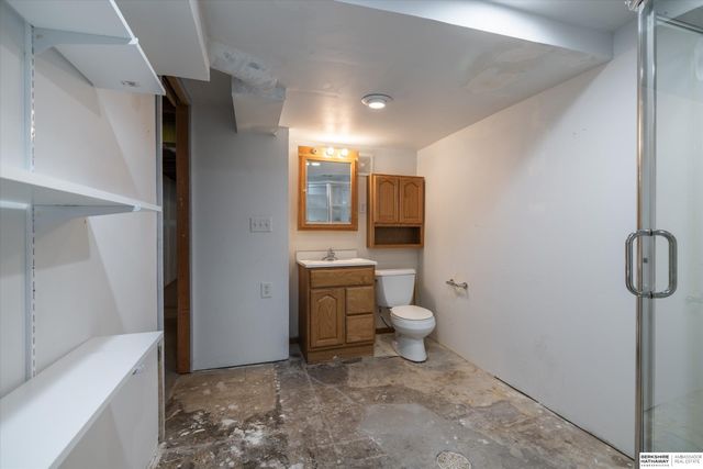 101 Crestridge Drive, Bellevue, NE 68005