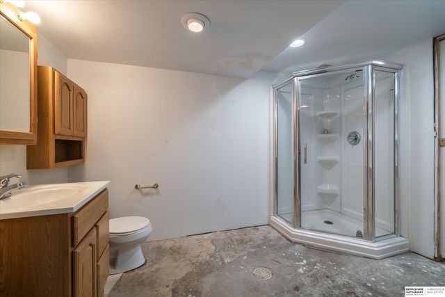 101 Crestridge Drive, Bellevue, NE 68005