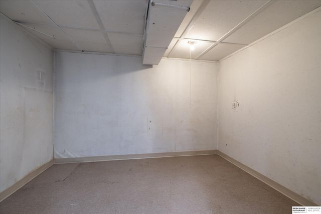 101 Crestridge Drive, Bellevue, NE 68005