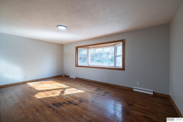 101 Crestridge Drive, Bellevue, NE 68005