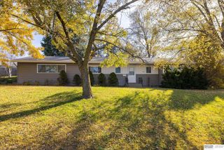 101 Crestridge Drive, Bellevue, NE 68005
