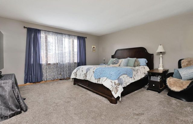 7810 5th AVENUE, Kenosha, WI 53143