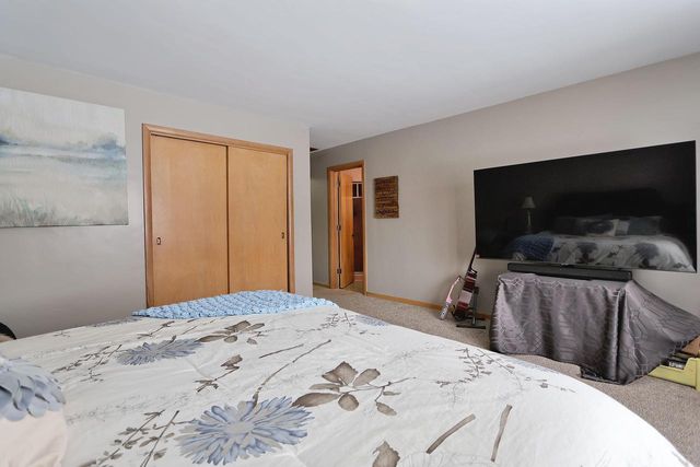 7810 5th AVENUE, Kenosha, WI 53143