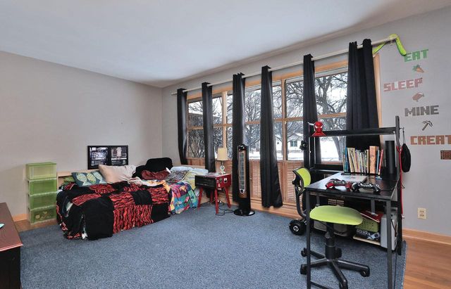 7810 5th AVENUE, Kenosha, WI 53143