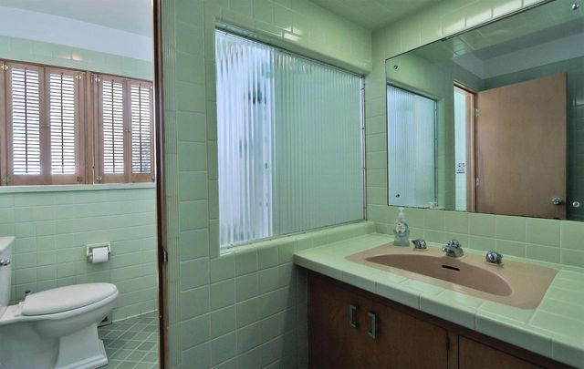 7810 5th AVENUE, Kenosha, WI 53143