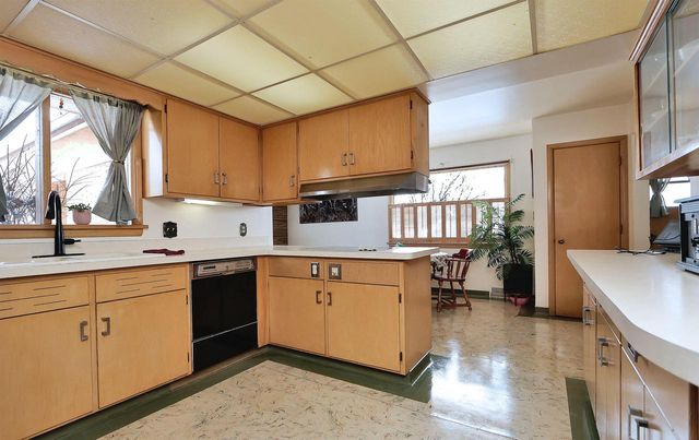 7810 5th AVENUE, Kenosha, WI 53143