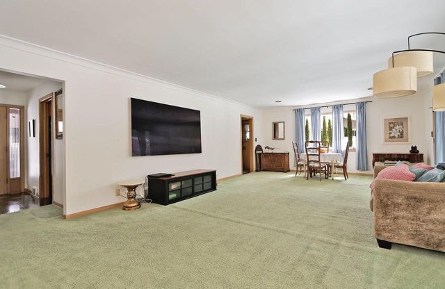 7810 5th AVENUE, Kenosha, WI 53143