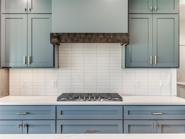 6881 Lake View Court, Cashion, OK 73016