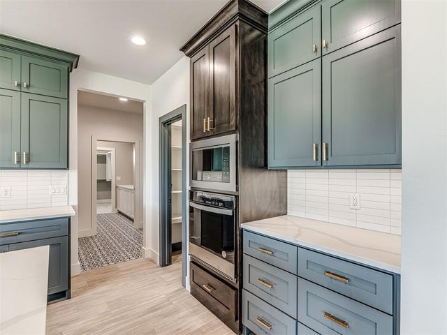 6881 Lake View Court, Cashion, OK 73016