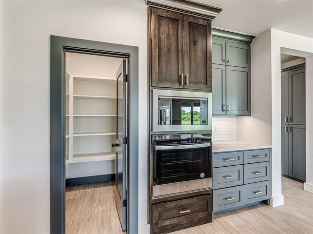 6881 Lake View Court, Cashion, OK 73016