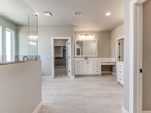 6881 Lake View Court, Cashion, OK 73016