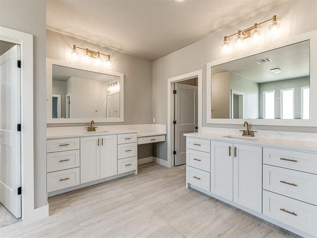 6881 Lake View Court, Cashion, OK 73016