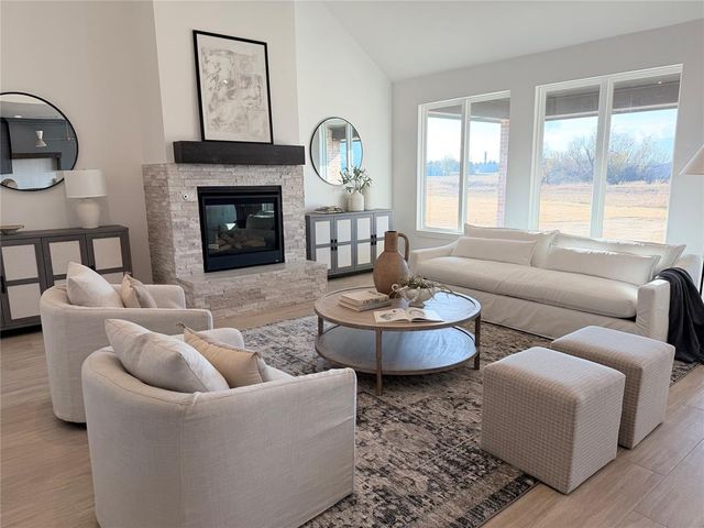 6881 Lake View Court, Cashion, OK 73016