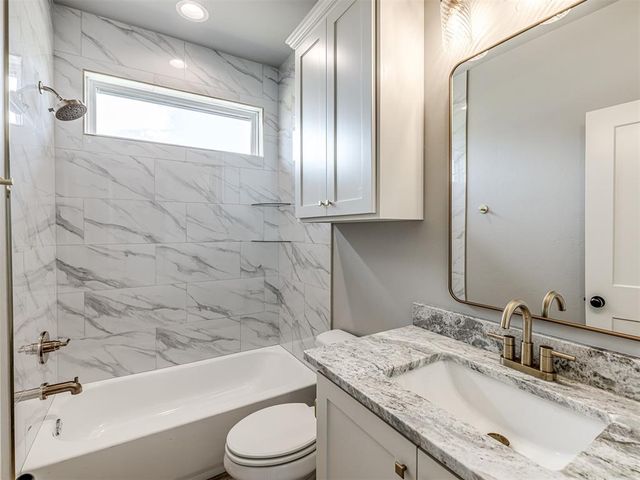 6881 Lake View Court, Cashion, OK 73016