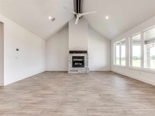 6881 Lake View Court, Cashion, OK 73016