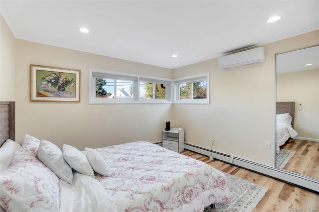 9 Autumn Lane, Hicksville, NY 11801