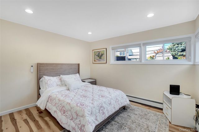 9 Autumn Lane, Hicksville, NY 11801