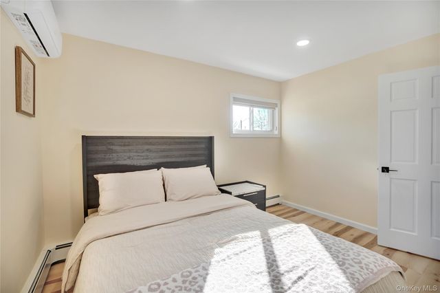 9 Autumn Lane, Hicksville, NY 11801