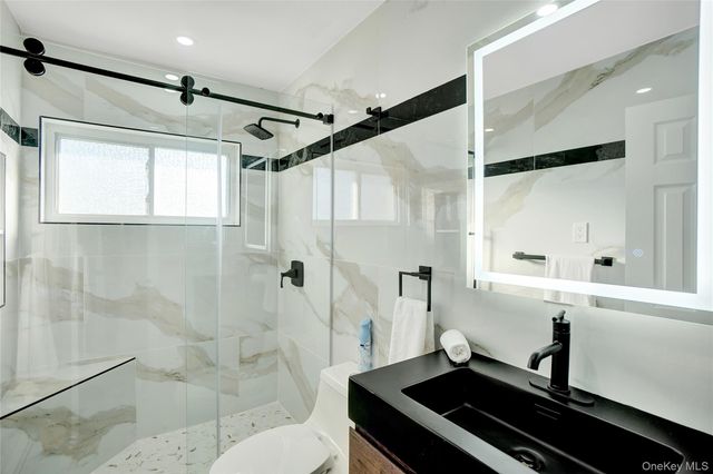 9 Autumn Lane, Hicksville, NY 11801