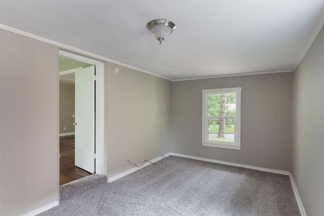 10 E Pocahontas Lane, Kansas City, MO 64114