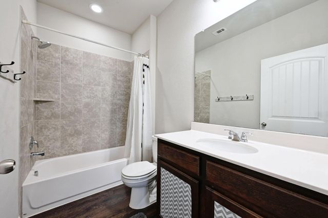 328 Triumph Road, Buda, TX 78610