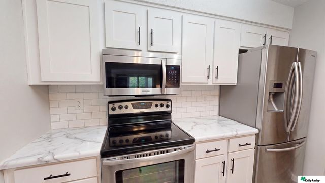1407 W 40th Street, Kearney, NE 68845