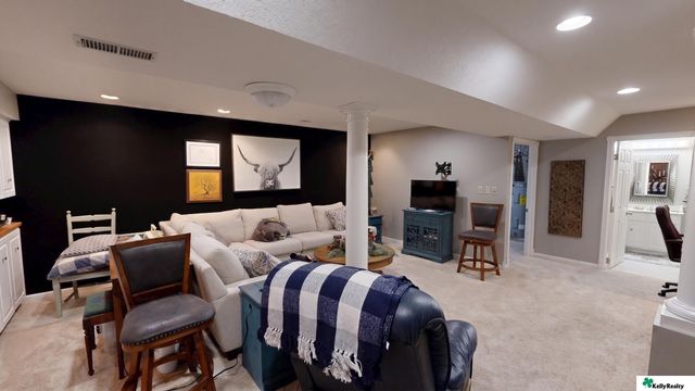 1407 W 40th Street, Kearney, NE 68845