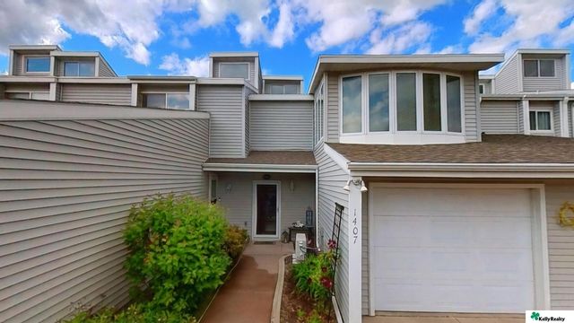 1407 W 40th Street, Kearney, NE 68845