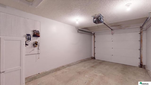 1407 W 40th Street, Kearney, NE 68845