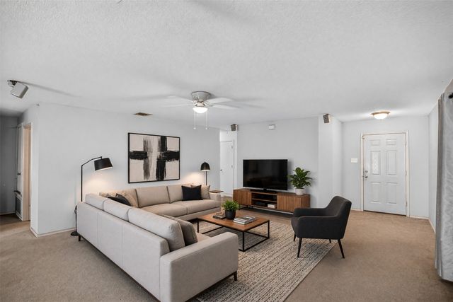 2752 Maegen Circle, Fort Worth, TX 76112