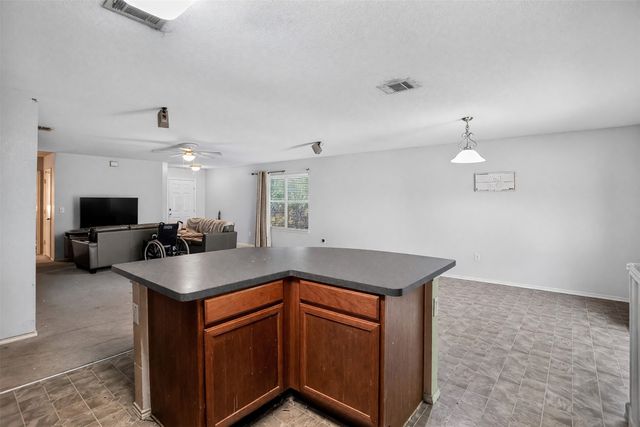 2752 Maegen Circle, Fort Worth, TX 76112