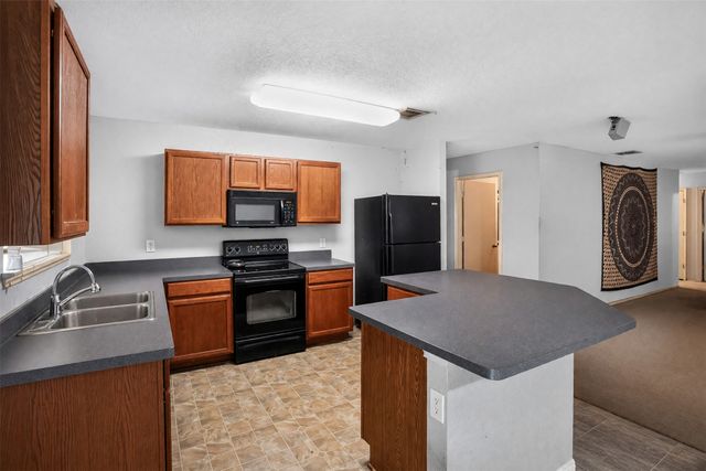 2752 Maegen Circle, Fort Worth, TX 76112
