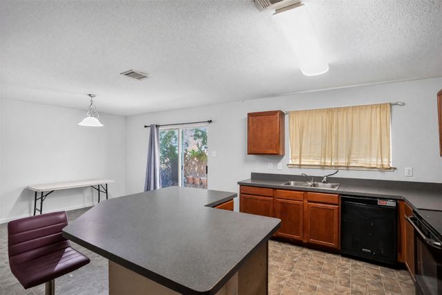 2752 Maegen Circle, Fort Worth, TX 76112