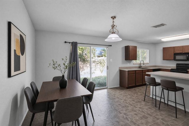 2752 Maegen Circle, Fort Worth, TX 76112