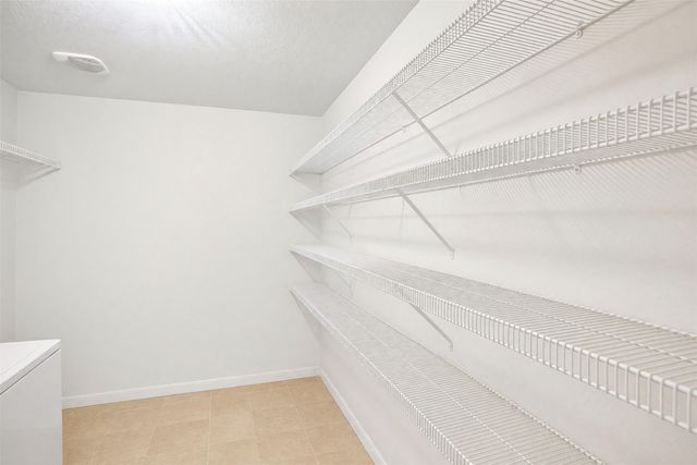 2752 Maegen Circle, Fort Worth, TX 76112