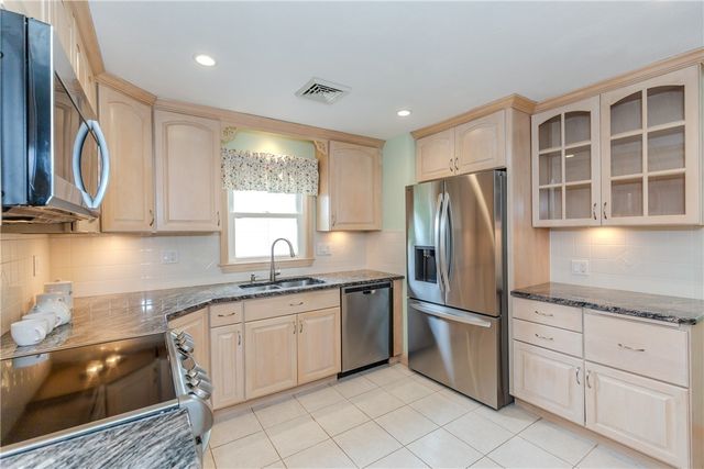159 Hanover Street, Warwick, RI 02886