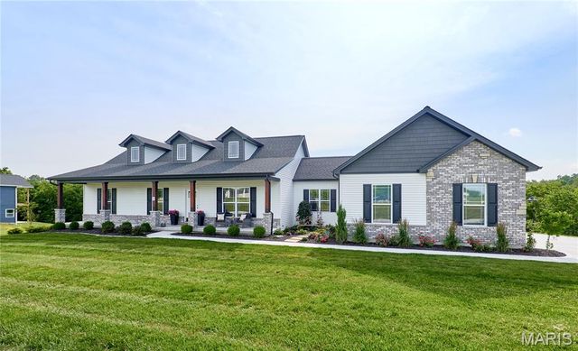 4 Ashley Lane, Hawk Point, MO 63349