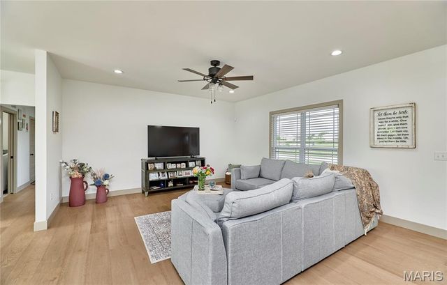 4 Ashley Lane, Hawk Point, MO 63349