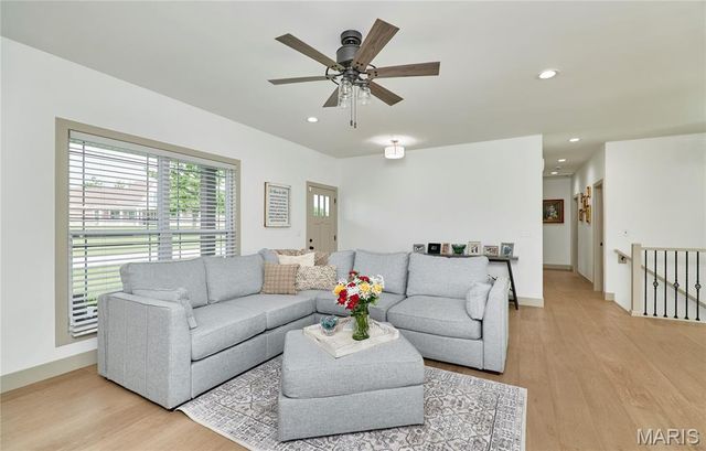 4 Ashley Lane, Hawk Point, MO 63349