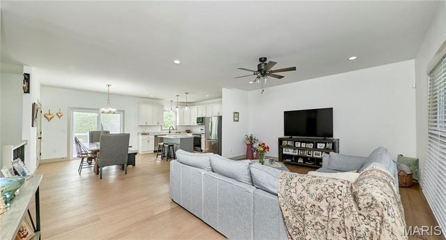 4 Ashley Lane, Hawk Point, MO 63349